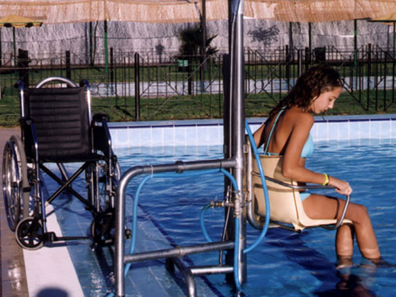 salvaescaleras-para-piscinas