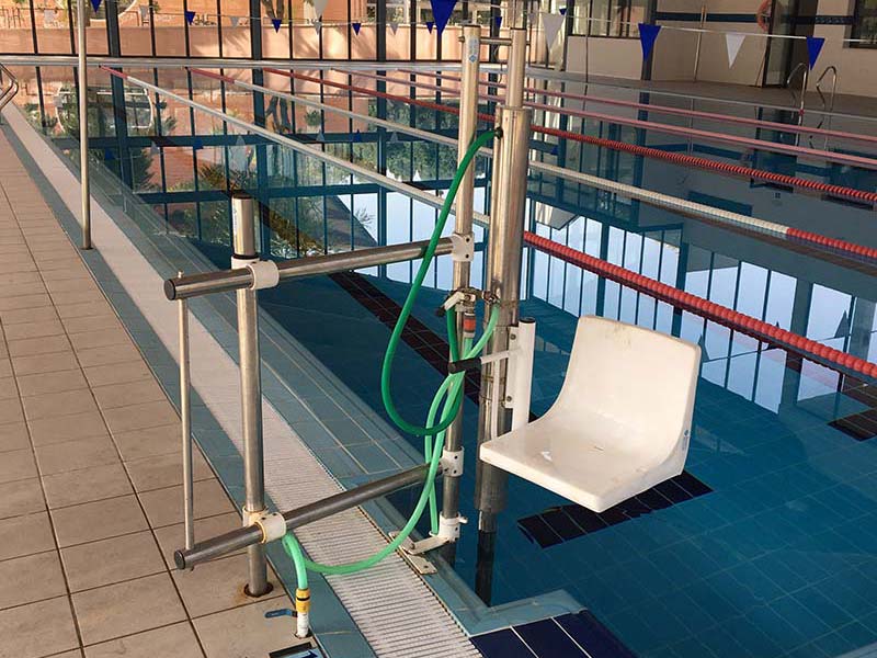 salvaescaleras-para-piscinas