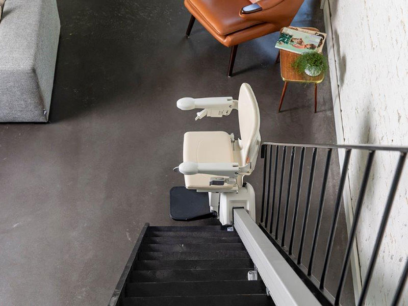 limpiar-salvaescaleras-handicare